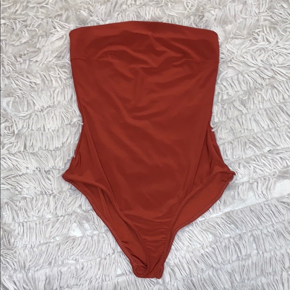 Fashion Nova Tops - Strapless body suit (once once!)